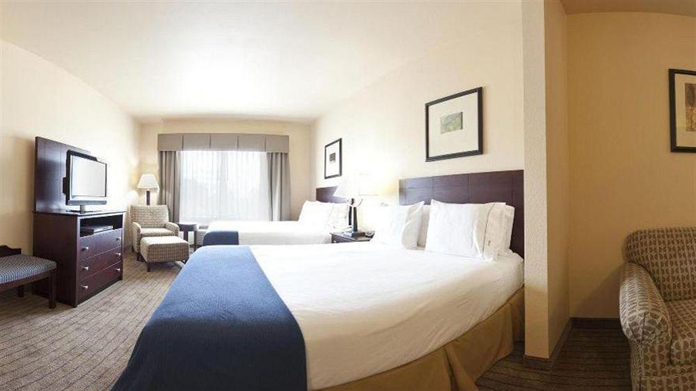 Holiday Inn Express Hotel & Suites Marshall By Ihg Екстер'єр фото
