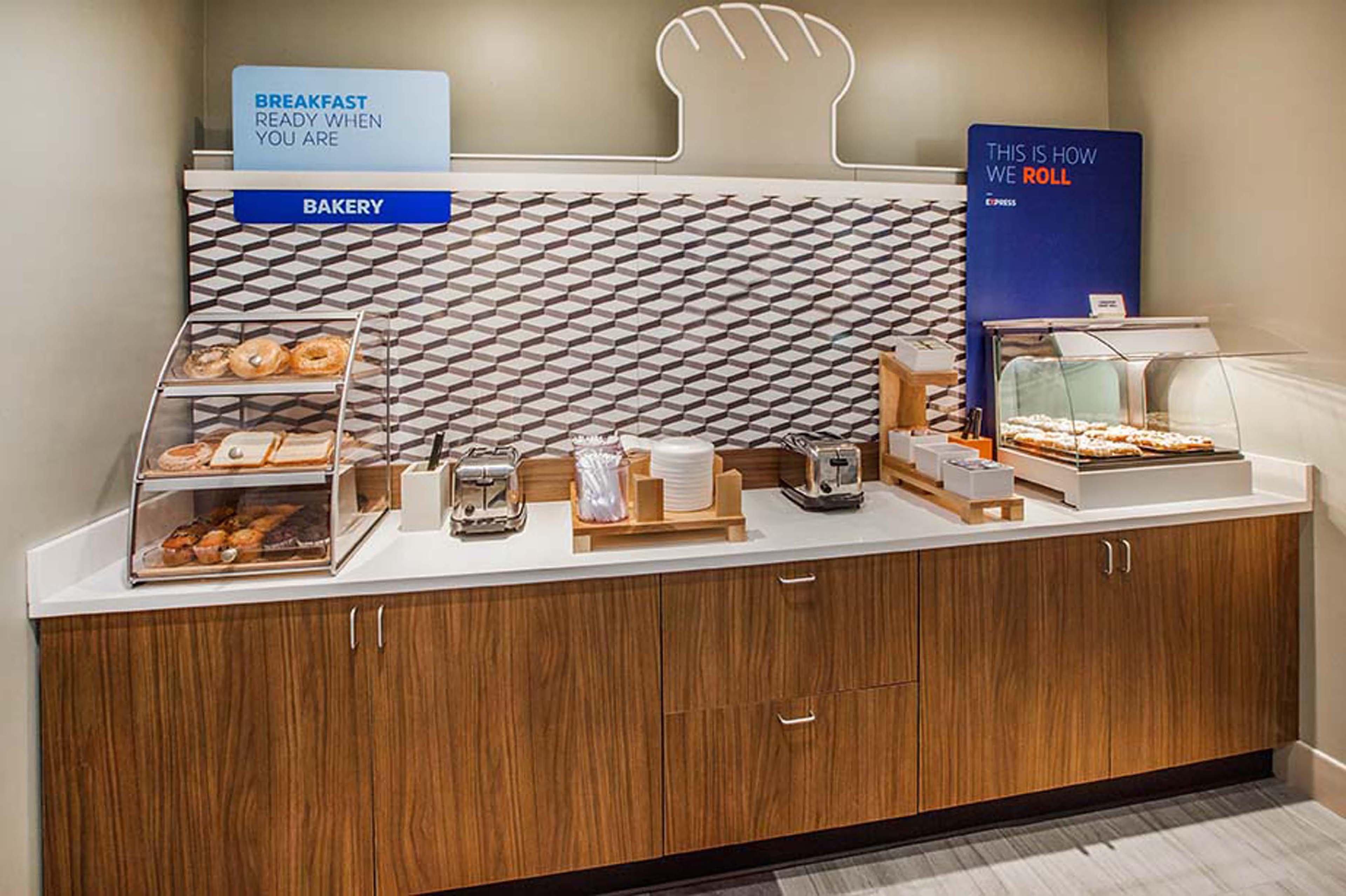 Holiday Inn Express Hotel & Suites Marshall By Ihg Екстер'єр фото