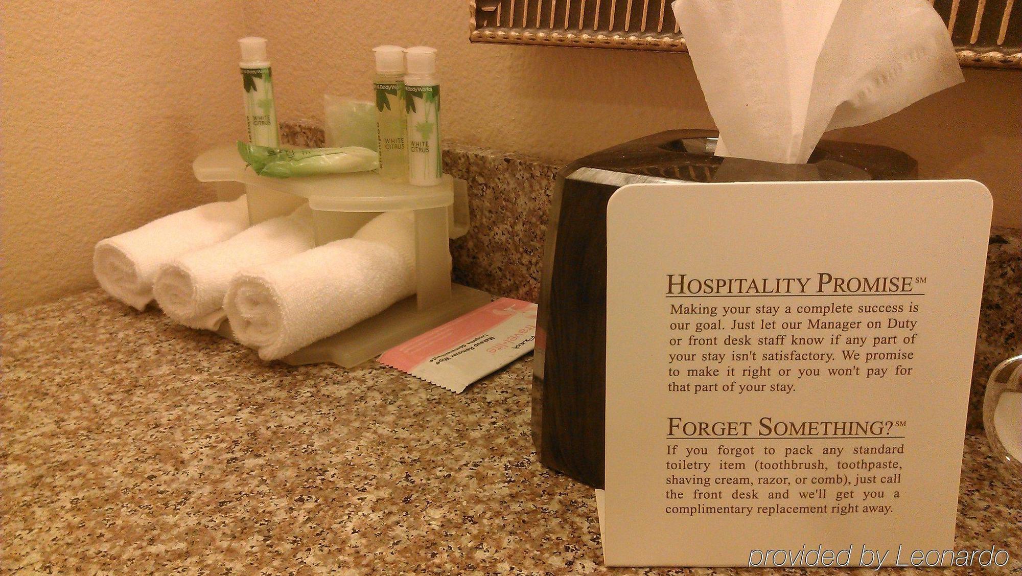 Holiday Inn Express Hotel & Suites Marshall By Ihg Екстер'єр фото