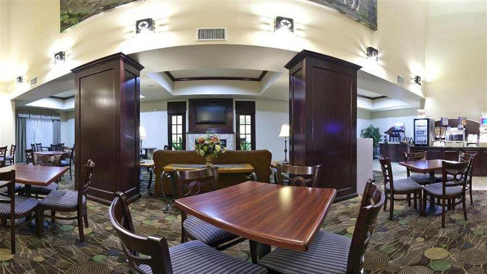 Holiday Inn Express Hotel & Suites Marshall By Ihg Екстер'єр фото
